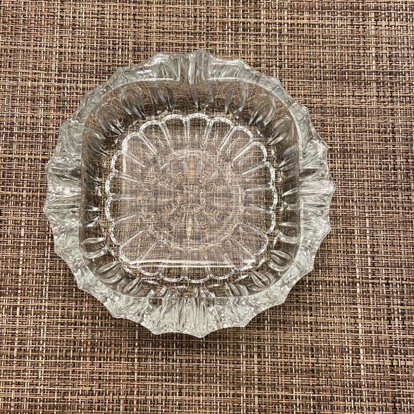 Pressed Glass Ashtray with Center Daisy Flower and Scalloped Edges - Picture 1 of 8
